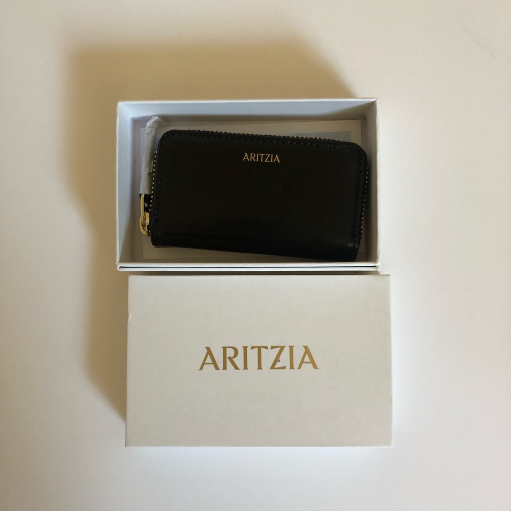Aritzia Black Card Holder - Picture 4 of 4